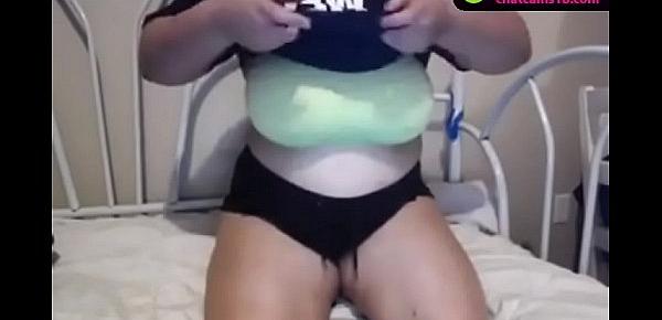  big boobs shown on cam